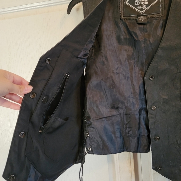 Diamond Plate Black Leather Vest - Picture 2 of 8